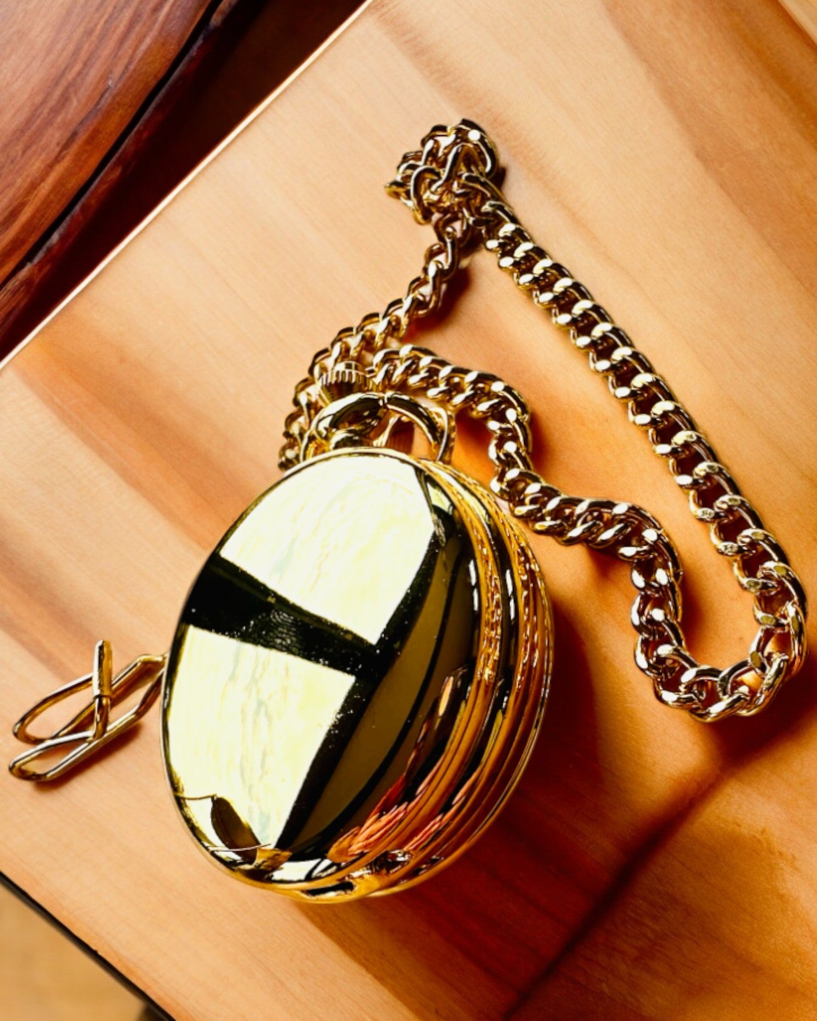 Reloj de Bolsillo Grand Elegance con Doble Tapa, Manual, Color Dorado, con grabado para regalo