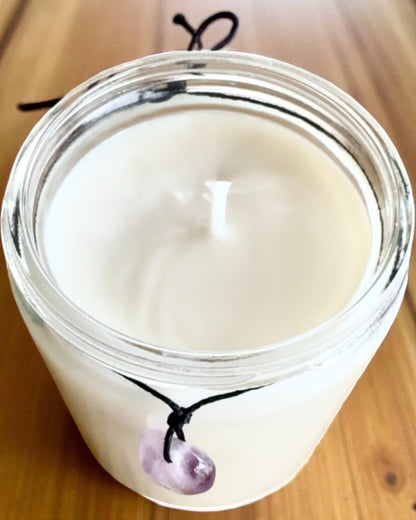 Vela de soja intencional Amatista – calma, armonía y purificación, 250 ml, posibilidad de personalización para regalo