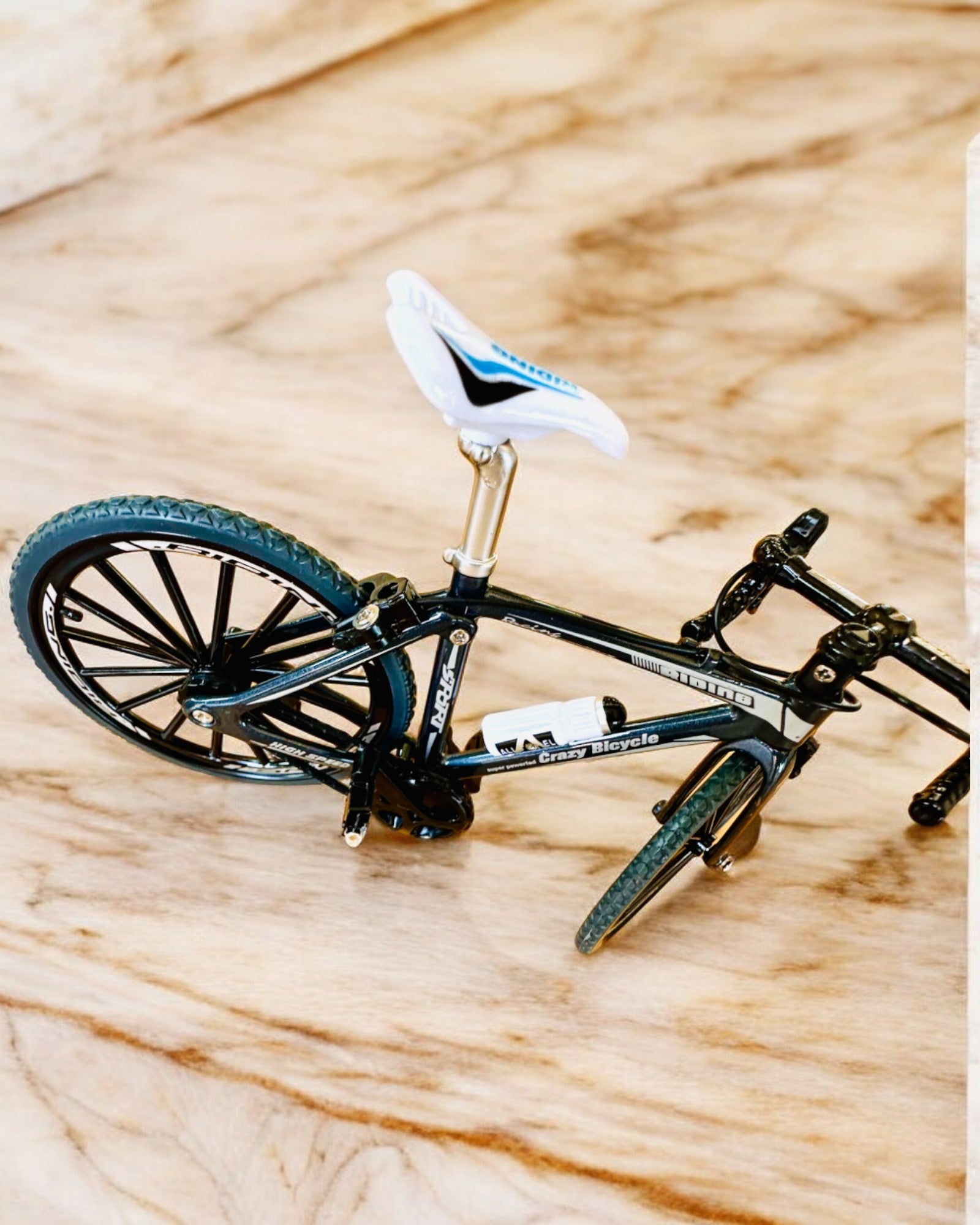 Modelo en miniatura de bicicleta roja de metal "SpeedMaster" personalización con grabado para regalo, 2 variantes de color