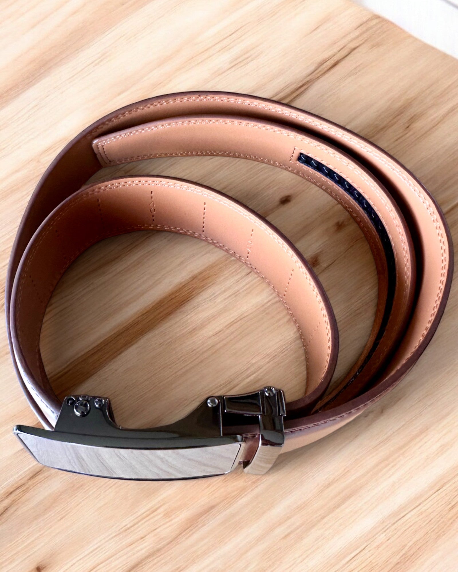 Cinturón Marrón para Hombre con Hebilla Automática, posibilidad de personalización con grabado para regalo