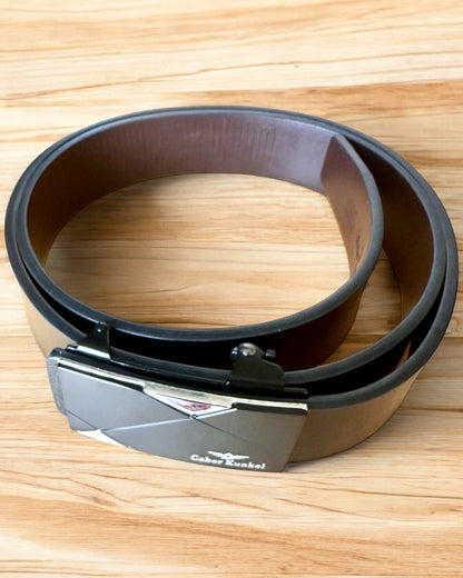 Cinturón Negro para Hombre con Hebilla Automática Cabor Kunkel, posibilidad de personalización con grabado para regalo