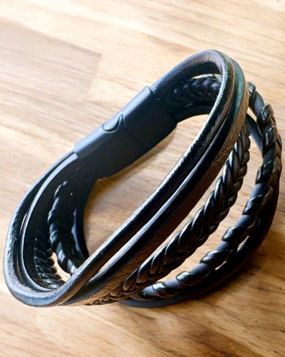 Pulsera "StyleTwist" con personalización grabada