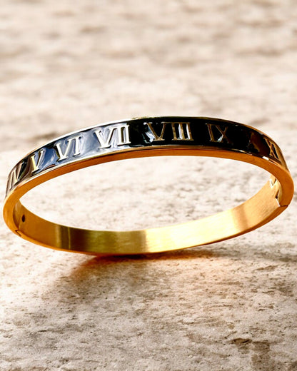 Pulsera "Czas Elegancji" - color dorado Acero Inoxidable con Números Romanos, posibilidad de personalización con grabado