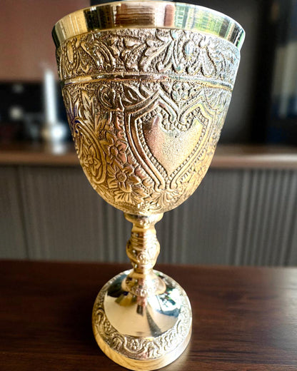 Copa Real Jardín – cáliz de latón hecho a mano en India, con posibilidad de personalización mediante grabado como regalo.