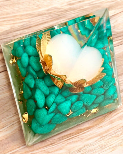 Pirámide Energética orgonita "Armonía de Turmalina"