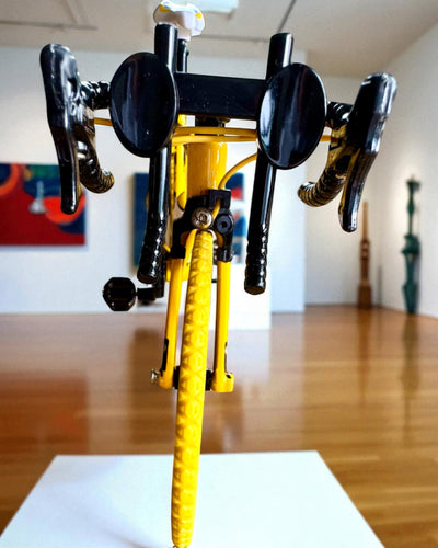 Modelo en miniatura de metal Bicicleta Coleccionable "Speed Rider 1.2" – personalización con grabado para regalo, 2 variantes de color