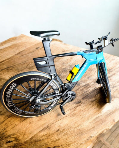 Modelo en Miniatura de Bicicleta de Triatlón "SpeedStorm 1.2" personalización con grabado para regalo