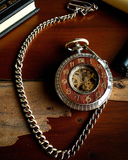 Reloj de bolsillo „Veritas Tempus” – cronómetro mecánico con opción de grabado para regalo, 2 variantes a elegir