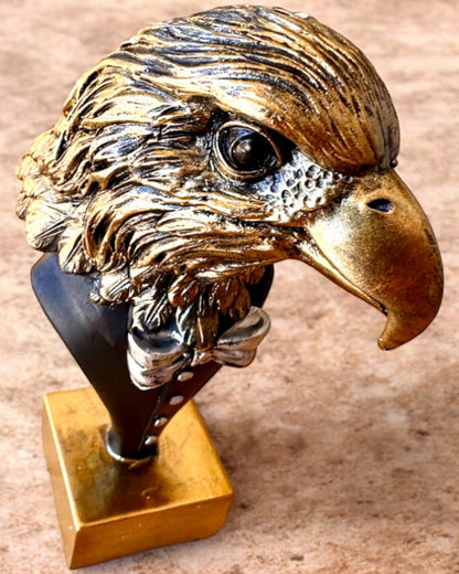 Figura de Cabeza de Águila Büffel Warden – en Elegante Frac con Opción de Grabado para regalo
