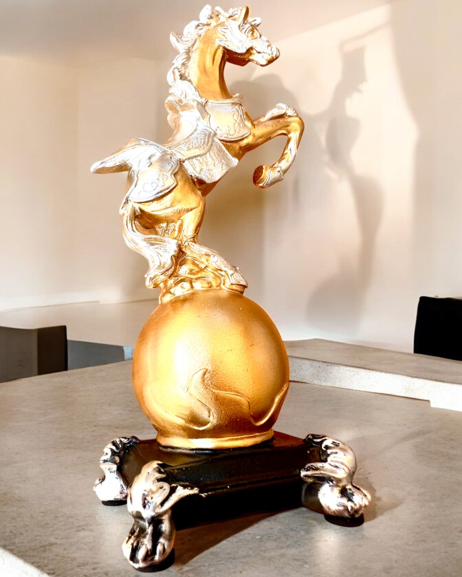 Elegante Estatuilla "Złoty Rumak" - con opción de grabado para regalo
