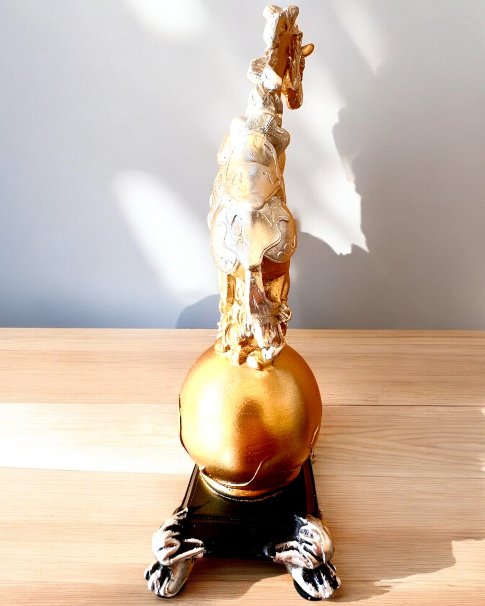 Elegante Estatuilla "Złoty Rumak" - con opción de grabado para regalo