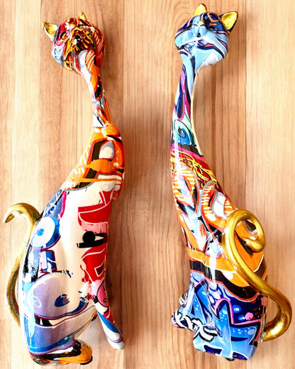 Figuras de Gatos Abstractos "ArtCats", Pintadas a Mano, Resina – 25 cm, 2 uds.