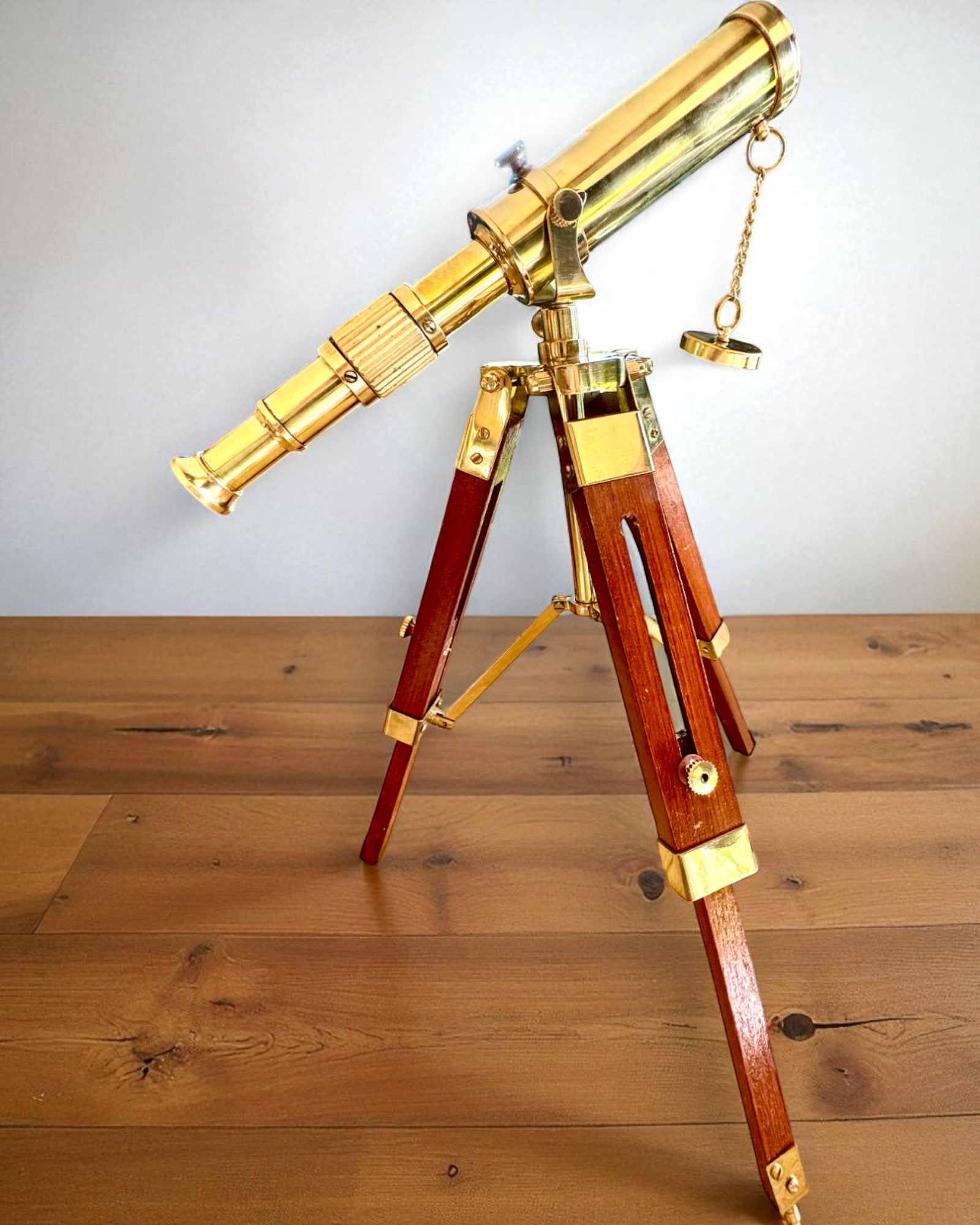 Catalejo Celestial en soporte de madera 41 cm, opción de personalización con grabado como regalo