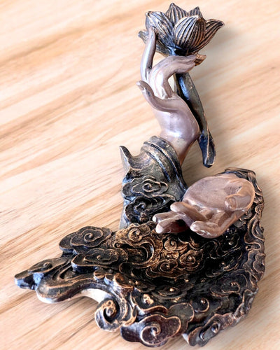 Mano Mística, Incensario, soporte para incienso con Flujo, posibilidad de personalización con grabado para regalo