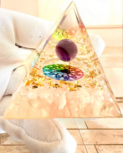 Piramide Energética de orgonita Pirámide de Energía "Armonía de la Luz" - Cristalina, para regalo