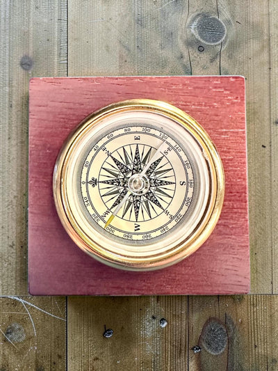 Kompas "Navigator2" - Elegancia Clásica en Latón y Madera, personalización con grabado para regalo