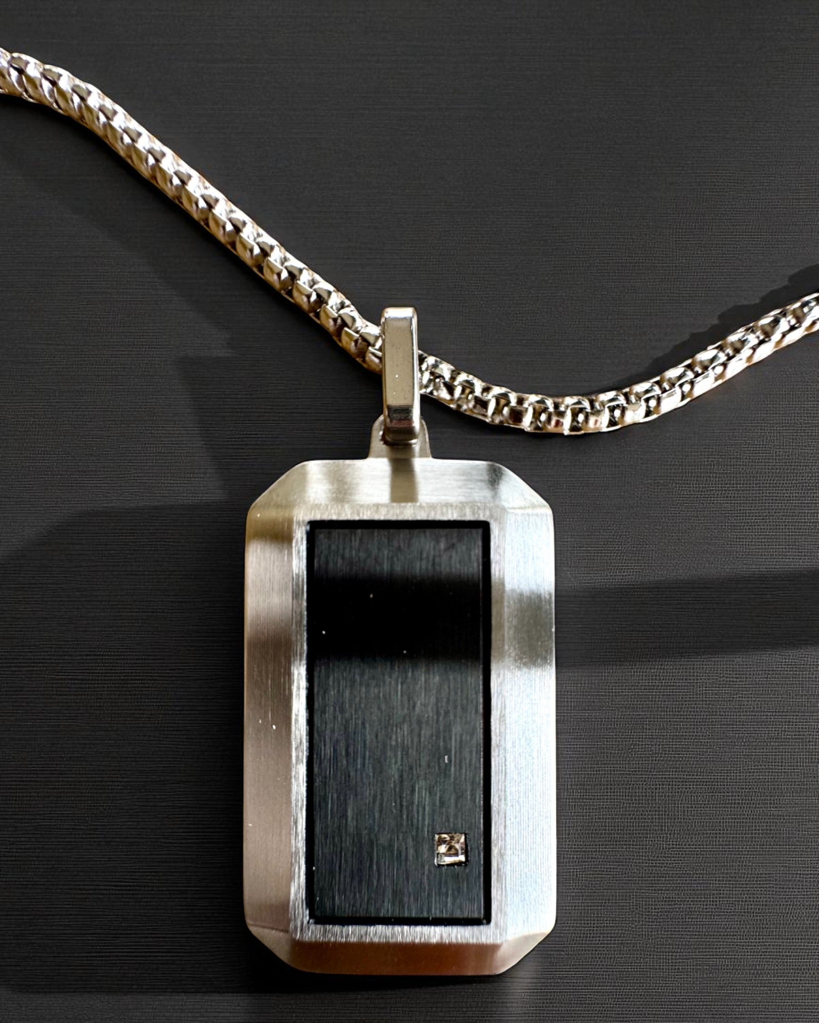 Collar masculino Dog Tag "SteelVision" – acero inoxidable, 15 variantes, personalización con grabado