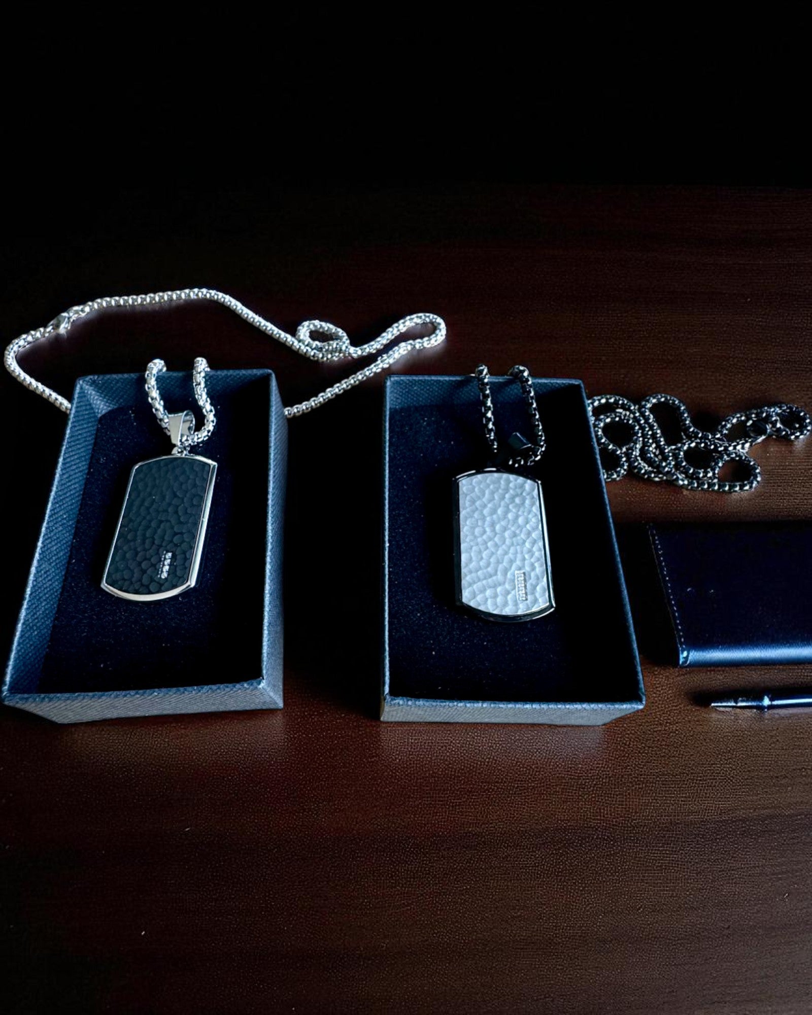 Collar masculino Dog Tag "SteelVision" – acero inoxidable, 15 variantes, personalización con grabado