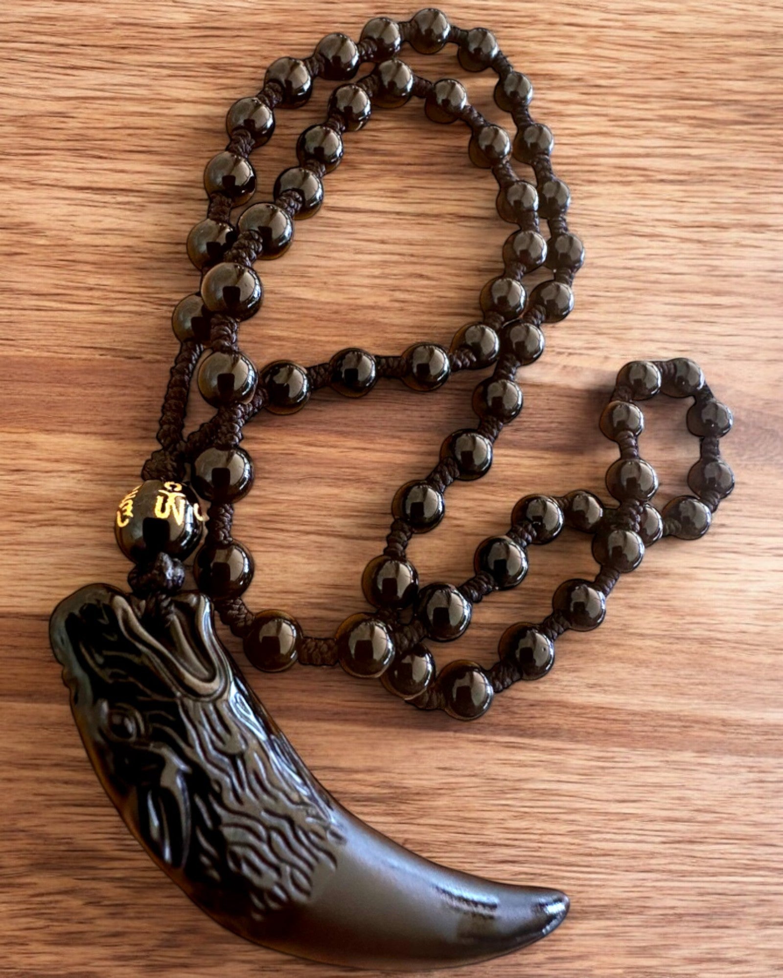 Colmillo de Lobo de Jade - Amuleto de Fuerza y Protección, posibilidad de personalización con grabado para regalo