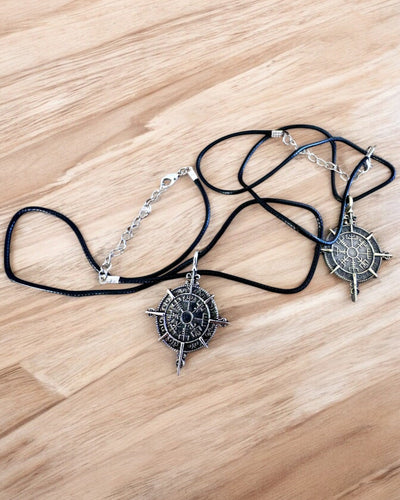 Amuleto Guerrero del Norte - Brújula Vikinga, posibilidad de personalización con grabado para regalo, 2 variantes a elegir