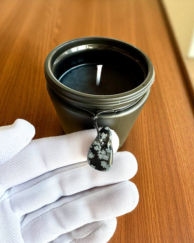 Vela de soja intencional Obsidiana – confianza en uno mismo y fuerza interior, 250 ml, posibilidad de personalización para regalo