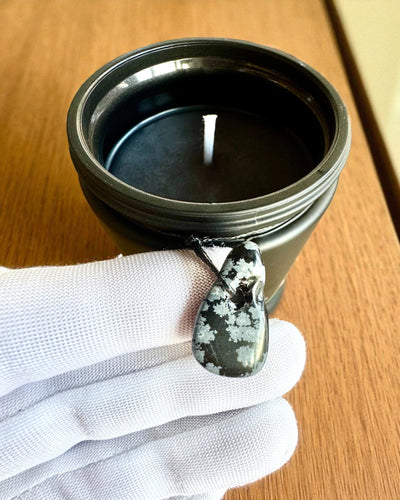 Vela de soja intencional Obsidiana – confianza en uno mismo y fuerza interior, 250 ml, posibilidad de personalización para regalo