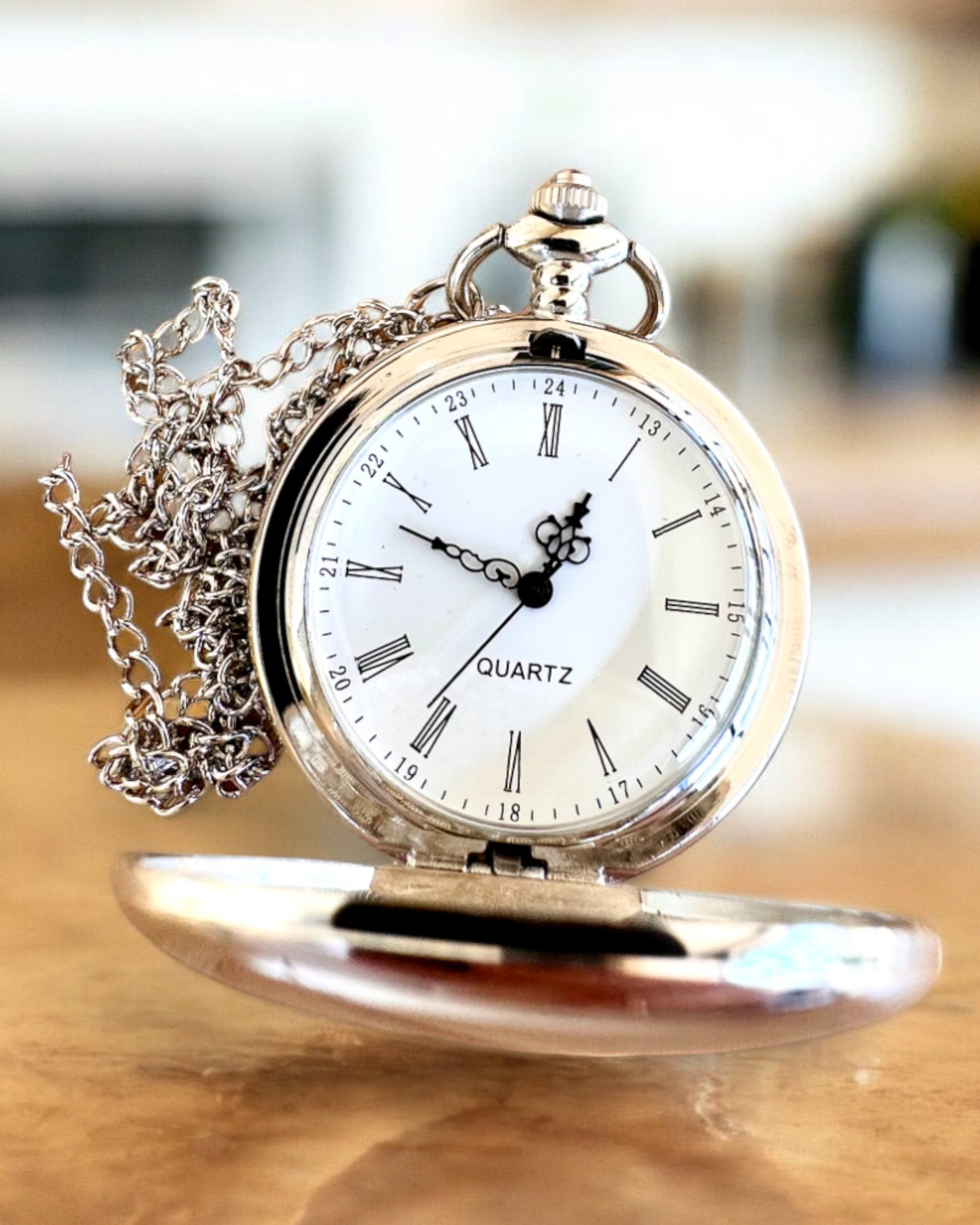 Reloj de Bolsillo Elegante "Czasowa Klasyka", color plateado, posibilidad de personalización con grabado para regalo