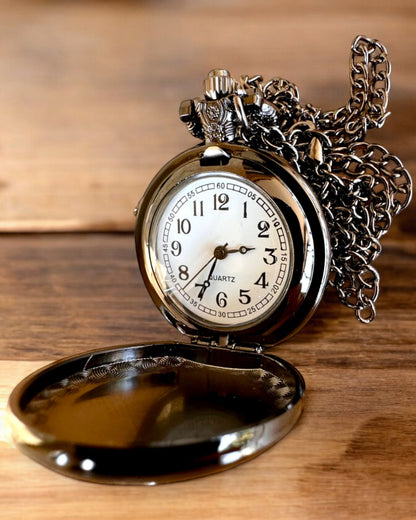 Reloj de Bolsillo 'El Beso de los Cuervos' con Grabado – personalización con grabado para regalo