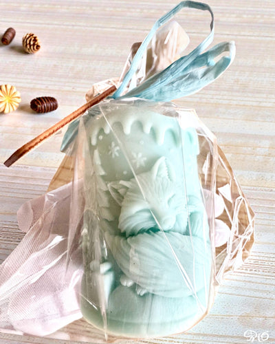 Vela de soja Zorro Invernal, 7,5 cm de altura, vela de soja vertida a mano con un adorable zorro dormido, personalizable con grabado en la placa