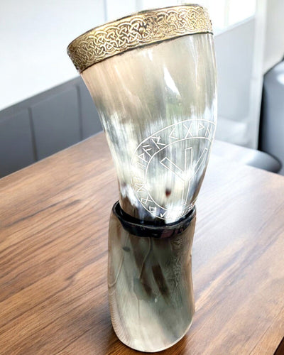Copa de Cuerno "Viking Valor" - Grabado a Mano, Calidad Premium - 4 variantes para elegir