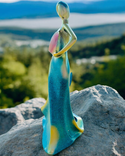 Elegante Soporte para Botellas - Estatua de Dama - personalización con grabado, 2 variantes a elegir