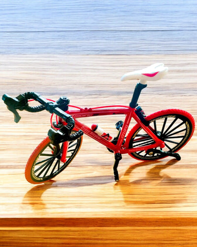 Modelo en miniatura de bicicleta roja de metal "SpeedMaster" personalización con grabado para regalo, 2 variantes de color