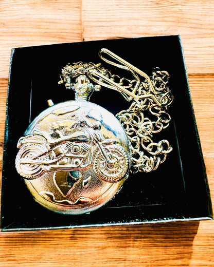 Reloj de Bolsillo "Motocyklowy Elegancik 2" – Grabado para regalo, 3 variantes de color