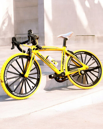 Modelo en miniatura de bicicleta roja de metal "SpeedMaster" personalización con grabado para regalo, 2 variantes de color