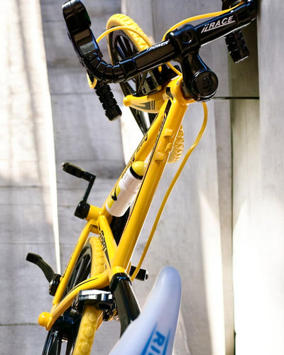 Modelo en miniatura de bicicleta roja de metal "SpeedMaster" personalización con grabado para regalo, 2 variantes de color