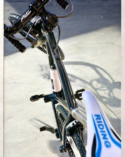 Modelo en miniatura de bicicleta roja de metal "SpeedMaster" personalización con grabado para regalo, 2 variantes de color