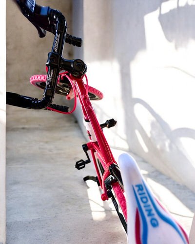 Modelo en miniatura de bicicleta roja de metal "SpeedMaster" personalización con grabado para regalo, 2 variantes de color