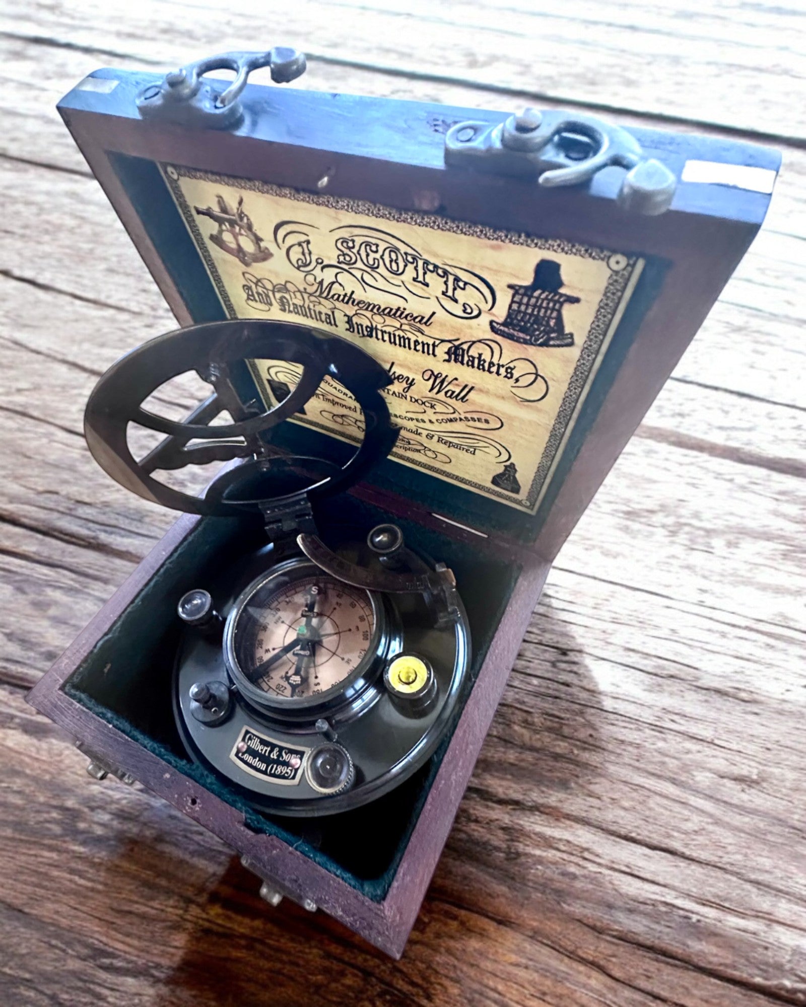 Gran Caja de Madera para Sextante o Brújula Premium "Mariner's Legacy" con Posibilidad de Grabado