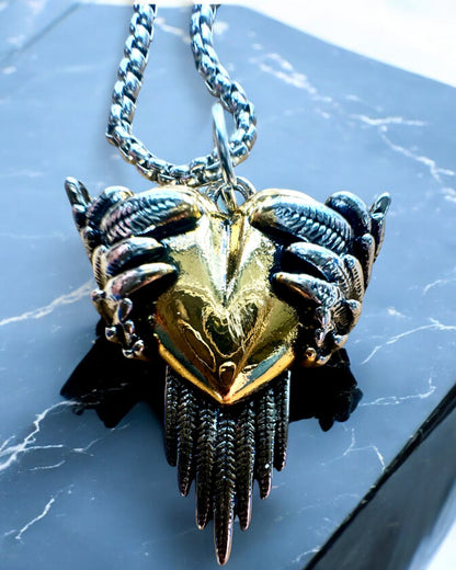 "Amulet Sercostrzelec - Mroczne Skrzydła Miłości", posibilidad de personalización con grabado para regalo