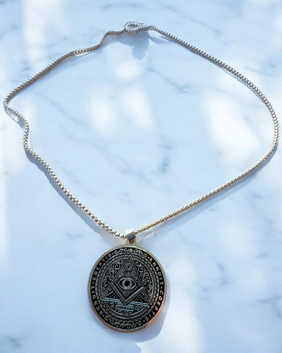 Amuleto de Poder Misterioso - Collar con Grabado, 2 variantes de color a elegir