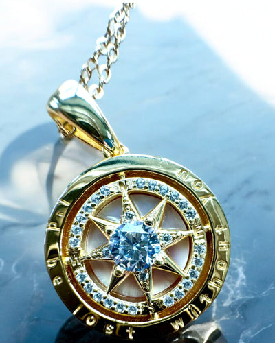 Collar de Brújula "Dirección Estelar", posibilidad de personalización con grabado, 2 variantes de color a elegir