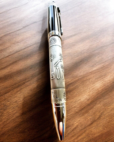 Elegante Bolígrafo "Mistrzowska Harmonia" con Opción de Grabado - Motivos Simbólicos, Plata Antigua, posibilidad de personalización con grabado para regalo