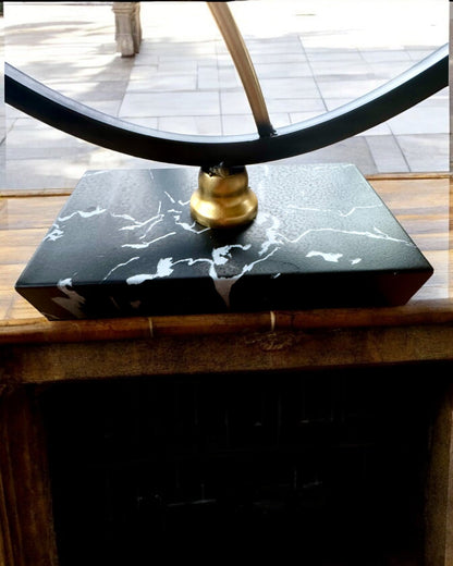 Soporte "Elegancki Owad" - para botella de vino y copas, altura 33 cm, posibilidad de personalización con grabado para regalo