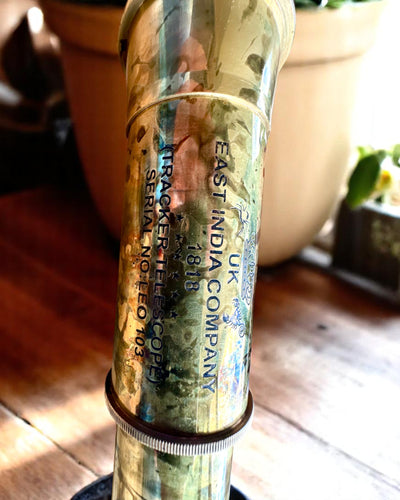 Luneta Królewska „Voyager 1818” – Exclusiva, de Latón, 83 cm, hecha a mano, estuche de Cuero Natural – Edición de Coleccionista, personalización con grabado para regalo