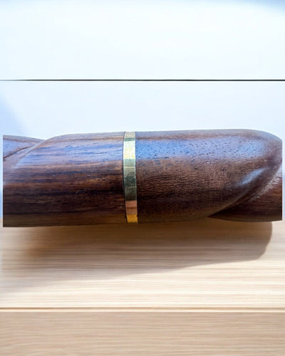 Bastón tallado a mano para caminar – Guardián Lobo, de madera, con posibilidad de personalización con grabado.