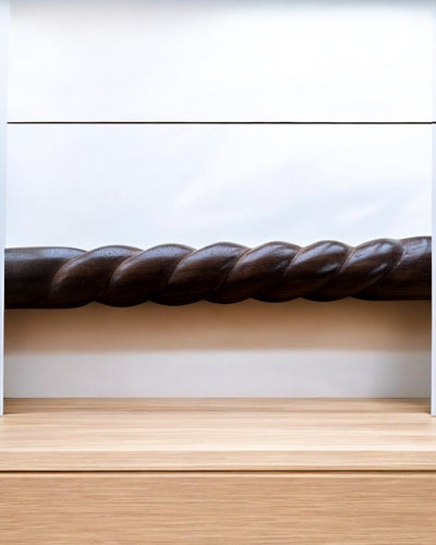 Bastón tallado a mano para caminar – Guardián Lobo, de madera, con posibilidad de personalización con grabado.