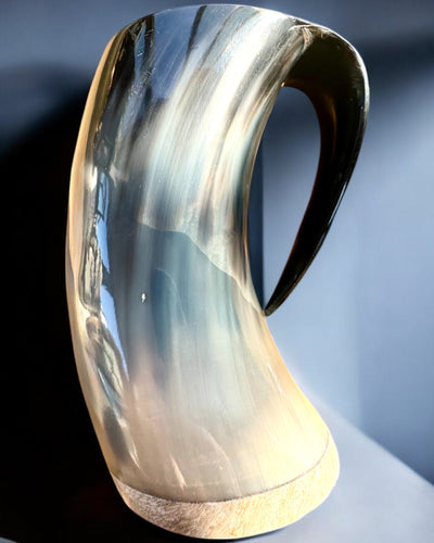 Compacto, 350 ml, Jarra Tallada Obra Maestra con posibilidad de personalización con grabado - 2 variantes de color