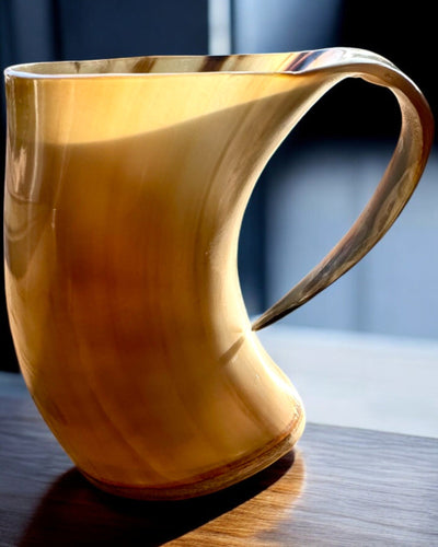 Compacto, 350 ml, Jarra Tallada Obra Maestra con posibilidad de personalización con grabado - 2 variantes de color