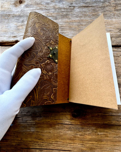 Cuaderno Retro de Lujo con Cubierta de Cuero - "Vintage Elegance", 480 páginas, posibilidad de personalización con grabado