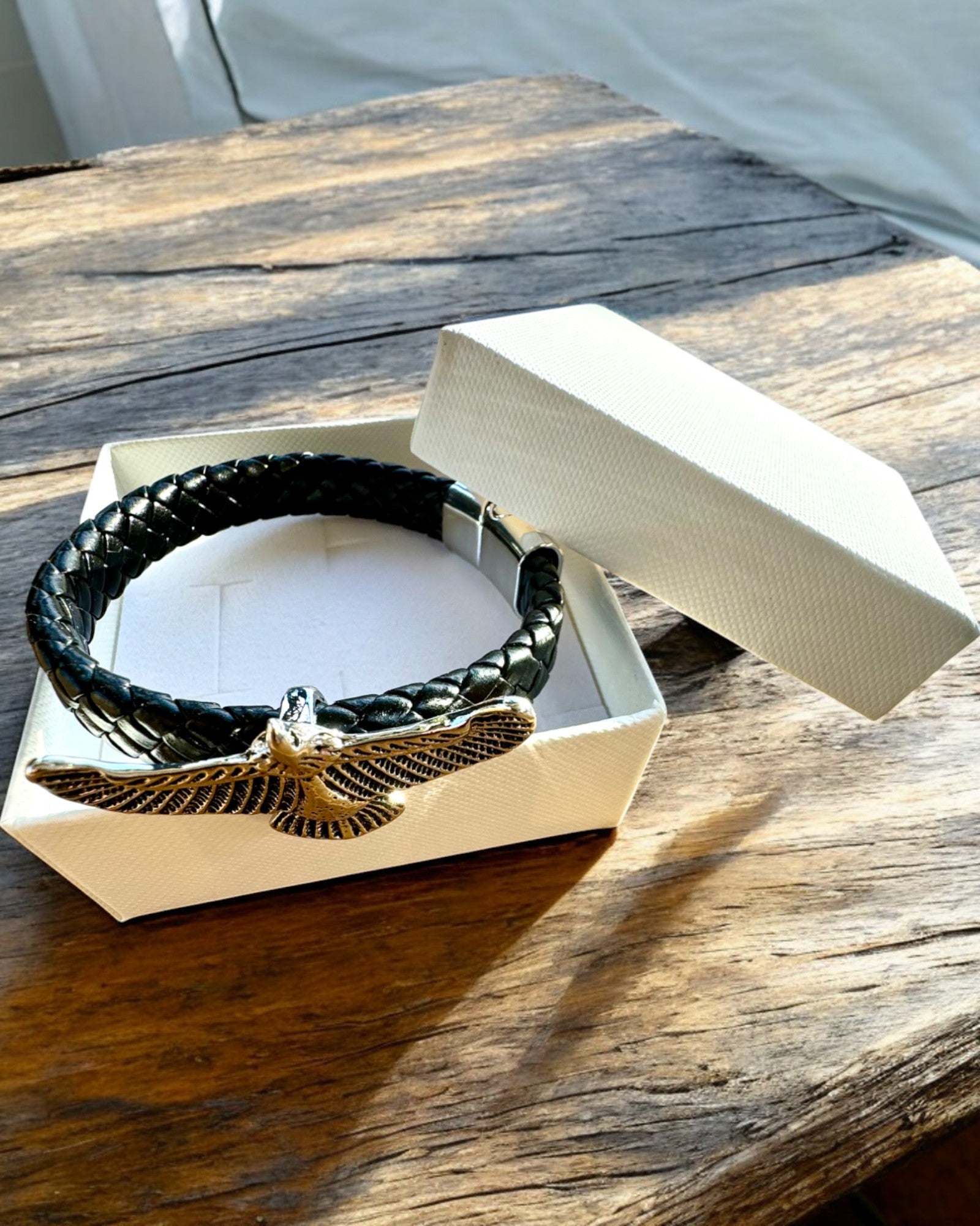 Pulsera Masculina "SkyRider" – Estilo de Cuero con Carácter - posibilidad de personalización con grabado